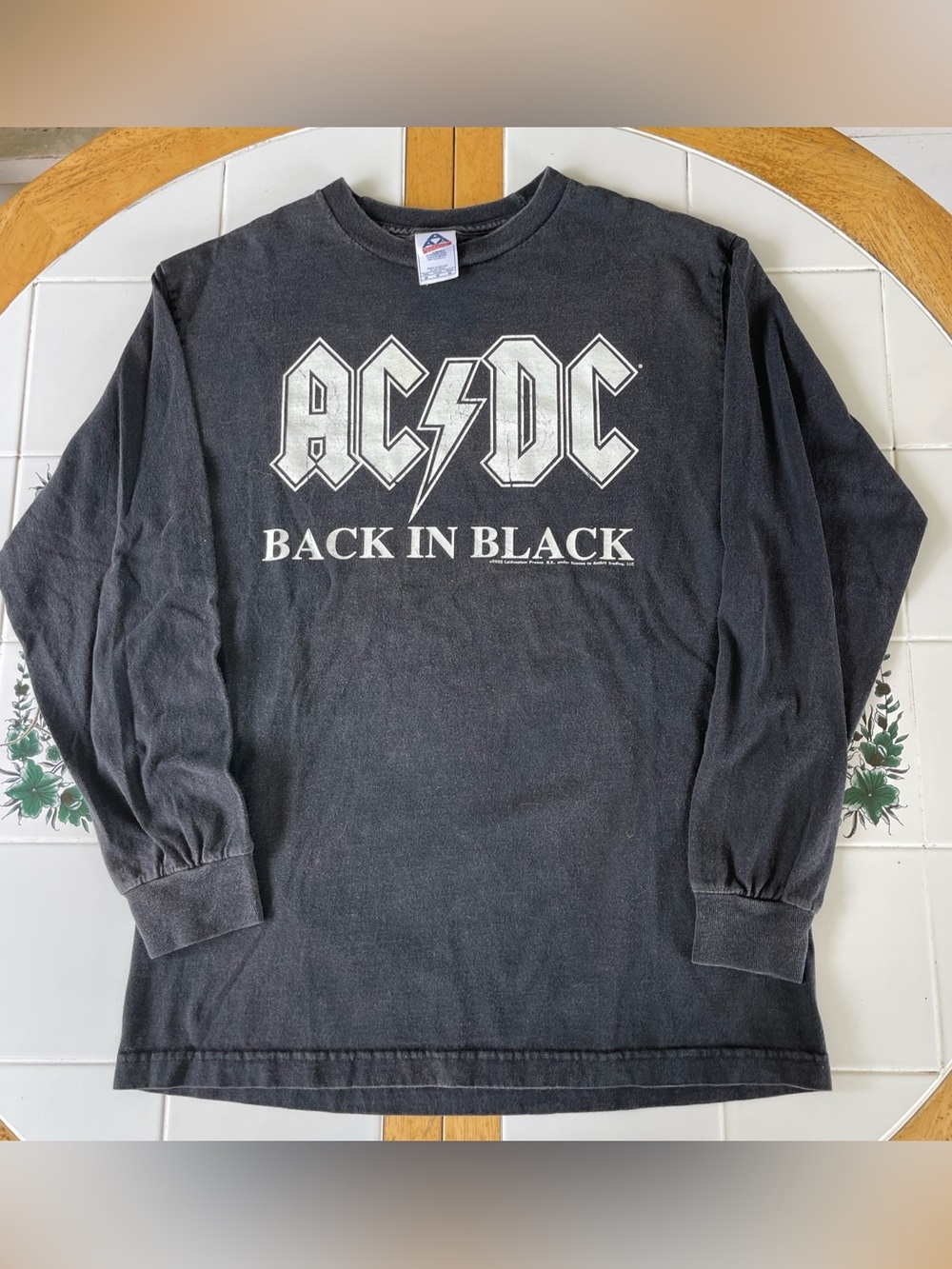 Vintage AC/DC T Shirt S Longsleeve 2005 Band Tee Rock Music Y2K Grunge Faded